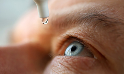 Sind Augentropfen statt einer Nahbrille ein Wundermittel?